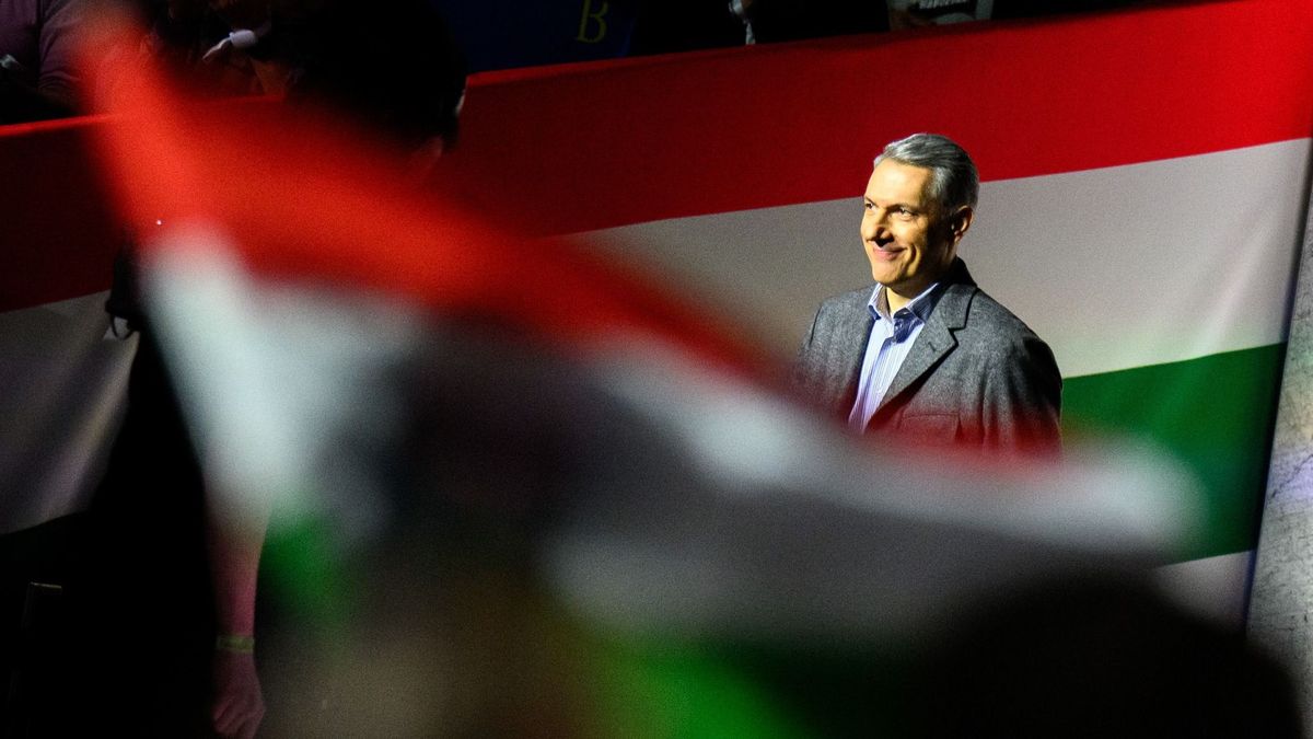 Lázár János kijelentette: most már a románokon múlik, hogy „újra összenőhet az, ami egyébként is összetartozik” 