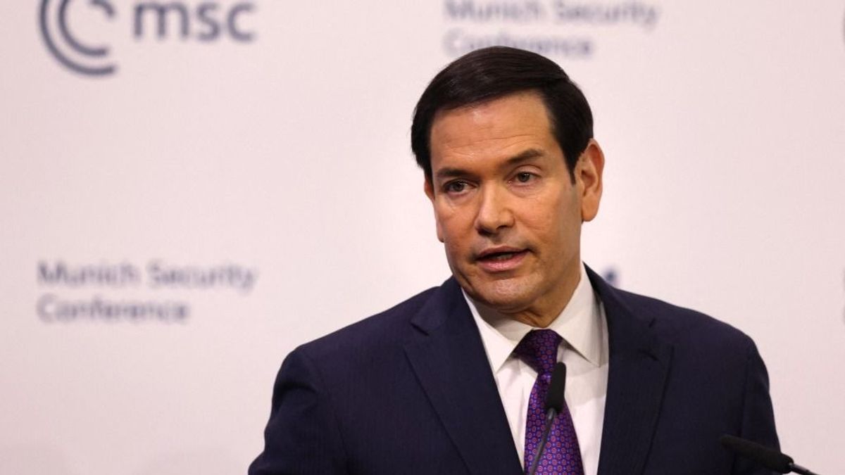 Kemény üzenetet küldött Európának az amerikai külügyminiszter – "nem akarunk a Nyugat irányított hanyatlásának a bábái lenni" 