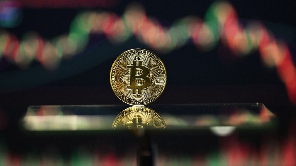 Folytatódik a bitcoin mélyrepülése – több mint 40 százalékos zuhanás a csúcs óta, mi várható tovább? 