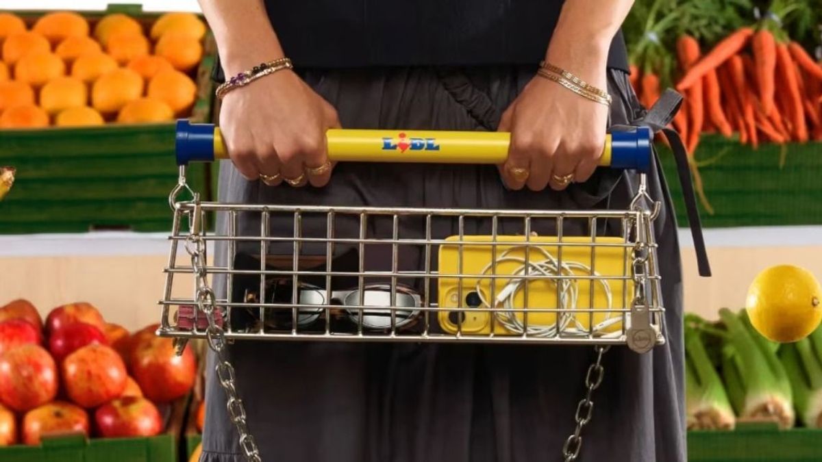 Formabontó bevásárlókocsival tört be idén a divatiparba a Lidl 