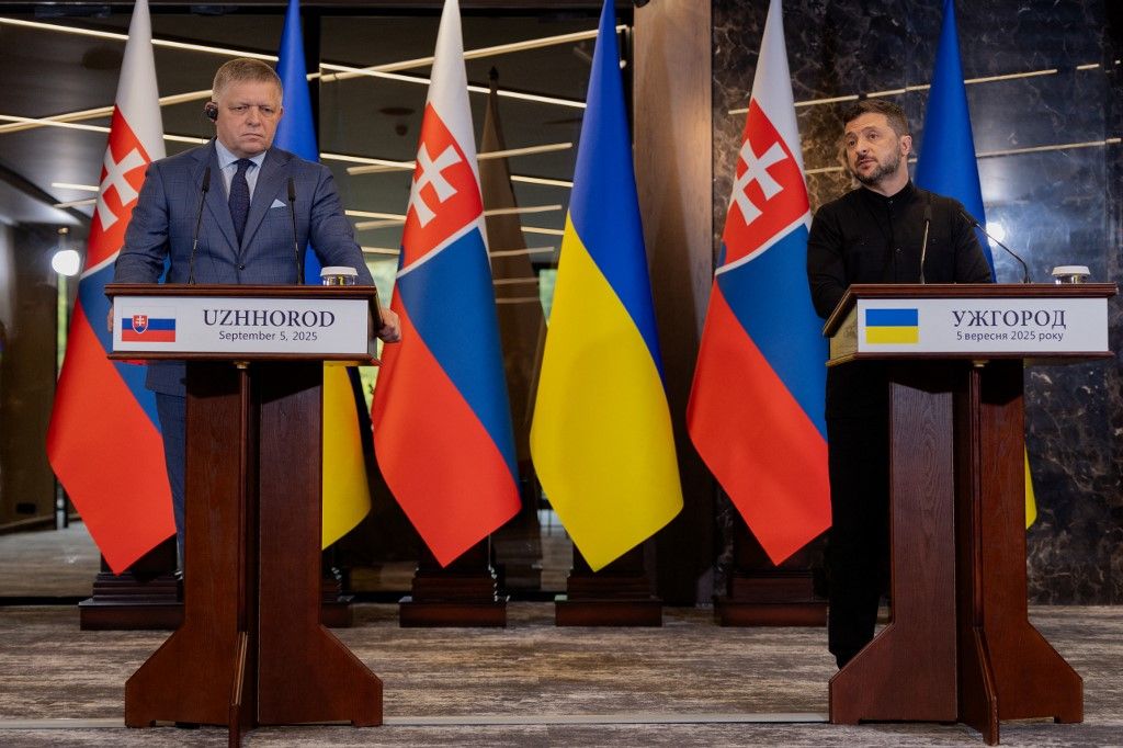 Robert Fico, Volodimir Zelenszkij
Szlovkia, Ukrajna
Barátság kőolajvezeték, orosz-ukrán háború