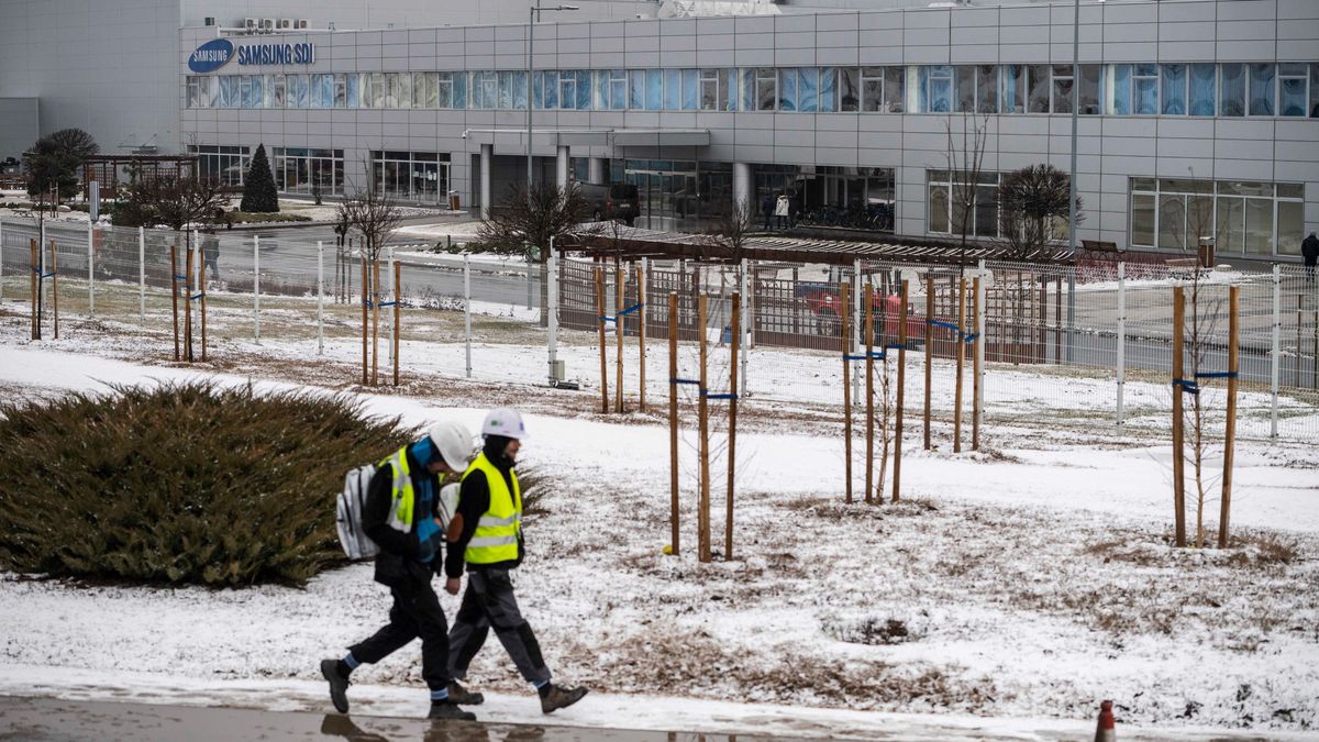 Gödi Samsung-gyár: megszólalt Szijjártó Péter, most lett elege, büntetőfeljelentést tesz – „Magyar Péternek felelnie kell a hazug rágalmaiért” 