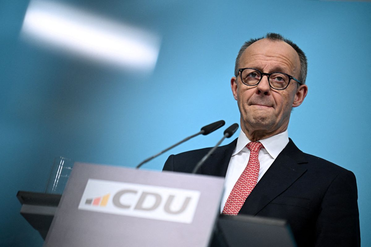 A fordulat jelei látszanak, ugyanakkor komoly kihívásokkal néz szembe a német gazdaság. FILE PHOTO: German Chancellor Merz holds a press conference in Berlin