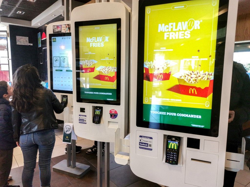 FRANCE - FOOD - RESTAURANT - BURGER - MC DONALDS