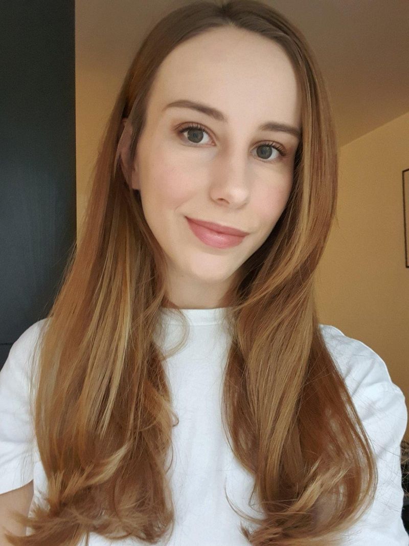 Juhász Zsófia szerző profilképe