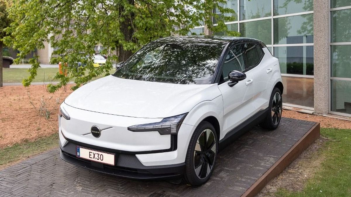 Veszélyes akkumulátor: a Volvo több tízezer elektromos autót hív vissza tűzveszély miatt 