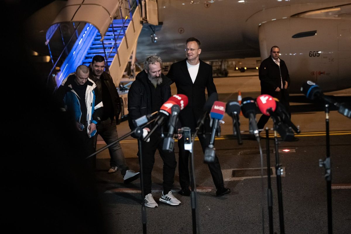 „Kérem Orbán Viktort, hogy menekítsen ki innen, megsérültem!” – drámai videót tett ki a miniszterelnök a magyar hadifoglyokról