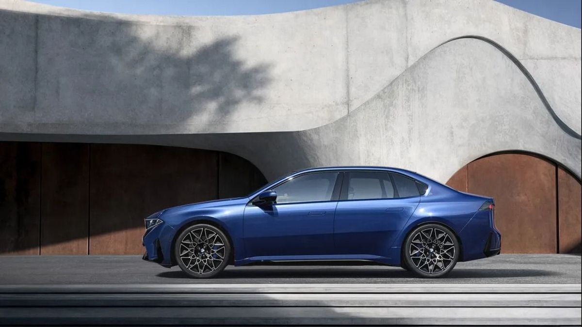 Bemutatta a BMW az új csodát: egy töltéssel megvan Firenze, 10 perc alatt 400 kilóméternyi hatótáv érhető el 