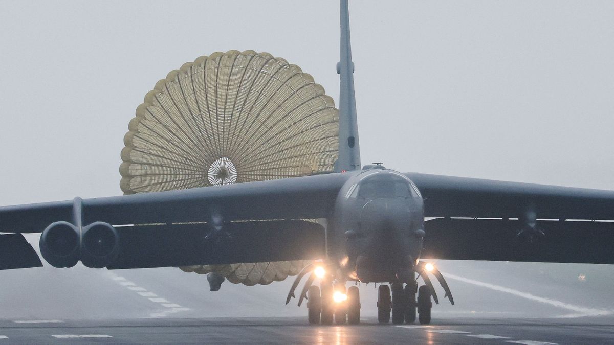 Az iráni háború a második fokozatba kapcsolt: az Egyesült Államok Nagy-Britanniába küldi szuperbombázóit — mi lesz ennek a vége? 