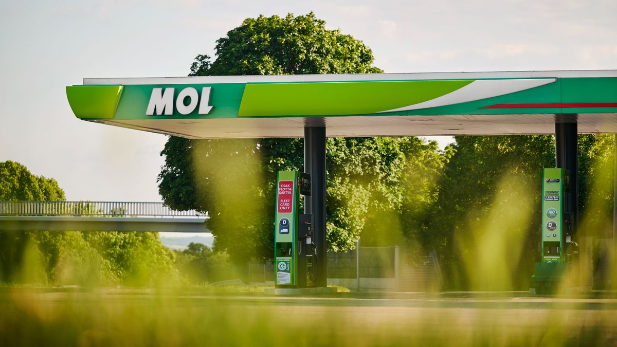 Üzemanyagár-emelkedés: hogyan gyűrűzik át a drágulás az egész magyar gazdaságba? 