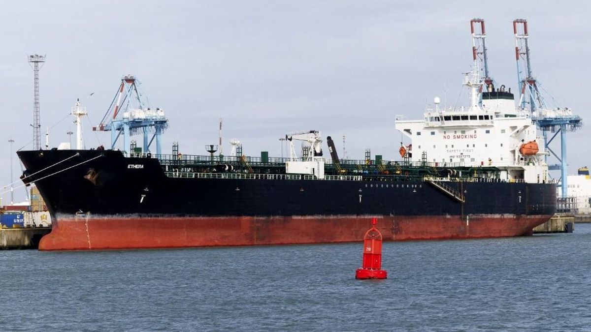 Mialatt a fél világ az olajválságtól szenved, Putyin dörzsöli a tenyerét: már készül a rettegett fegyver, ami Európa számára jelent fenyegetést 