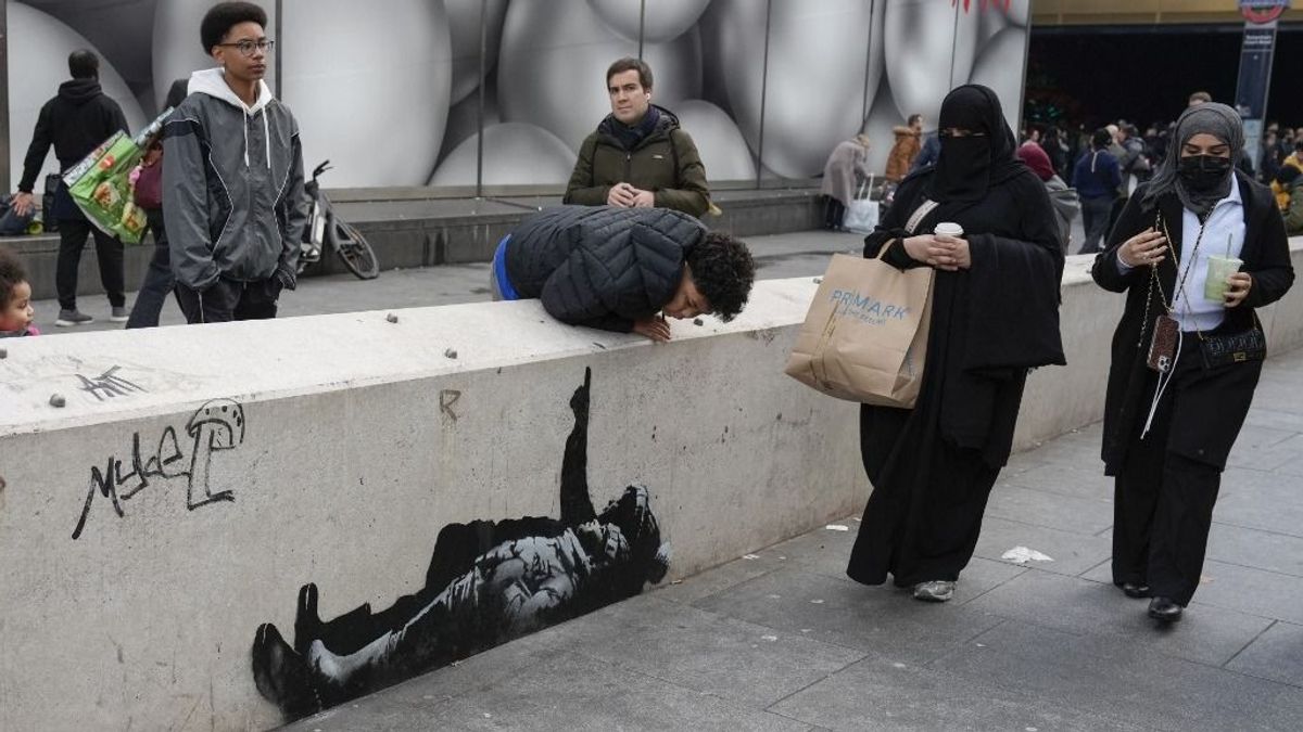 Leleplezhették Banksy kilétét, közben egy több százmilliós művészeti birodalom rajzolódik ki 