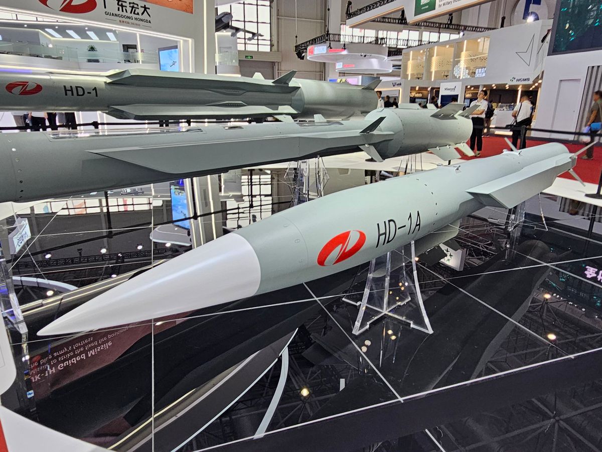 CM-400, rakéta A szerb elnök megerősítette, hogy országa Kínától vásárolt szuperszonikus ballisztikus rakétákat