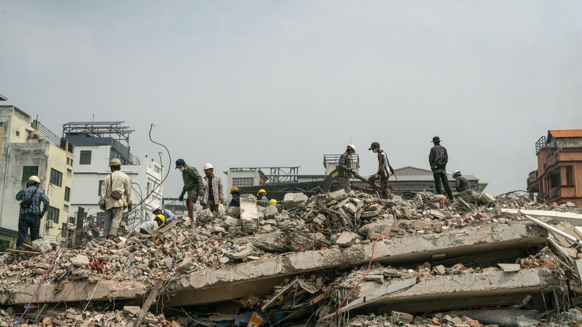 Mandalay residents grapple with aftermath of 7.7 magnitude quake in central Myanmar kiborg csótány