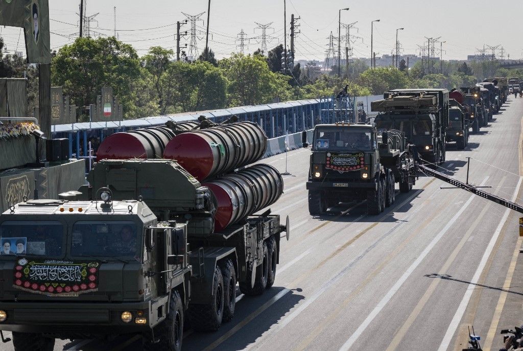 Iran Army Anniversary Miért omlott össze ilyen gyorsan az iráni légvédelem? A töredezett hálózat és a kínai HQ-9B rejtélye a 2026-os háborúban