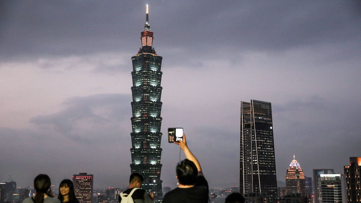 Az egész világ érzi meg, ha a rezsicsökkentés összeomlik – egy szigeten, bezzeg a magyart támadják 