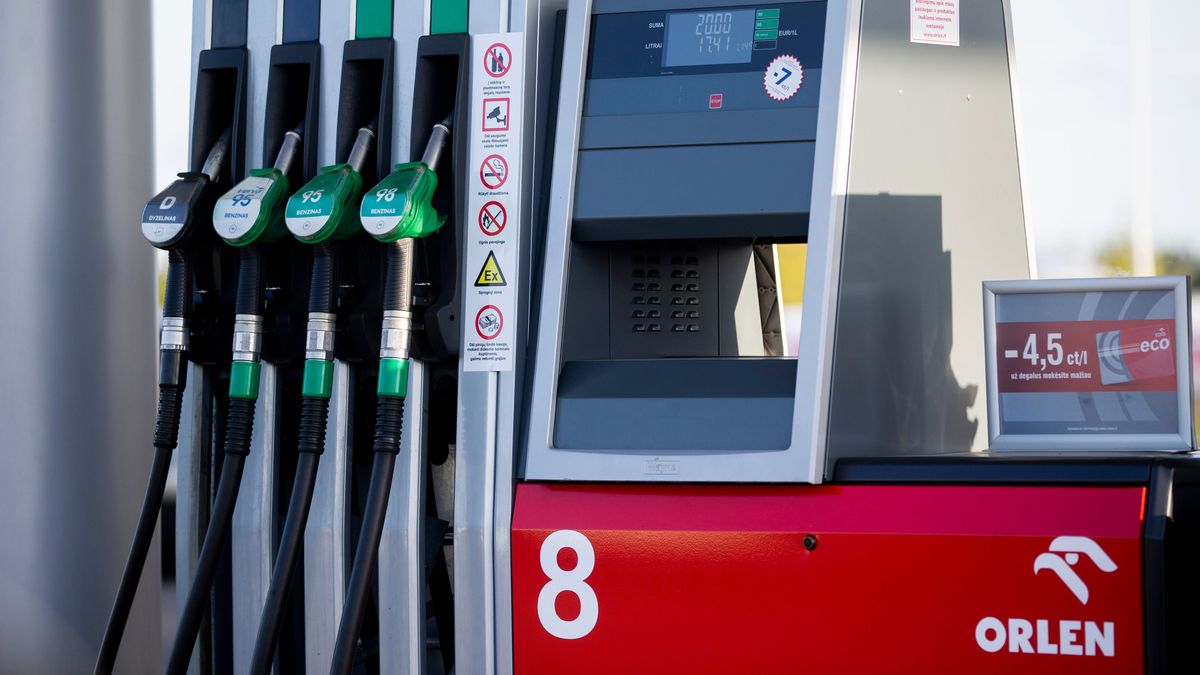 Kapitány Istvánban egy világ omlik össze, ha meglátja, mennyibe kerül az üzemanyag Csehországban és Lengyelországban: még a végén kénytelen lesz elismerni az orosz olajat 