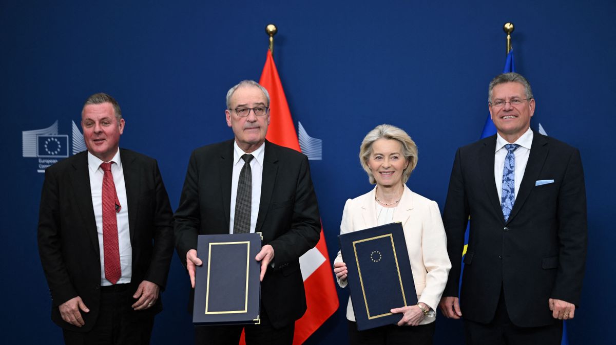 EU-Switzerland sign ‘Agreement Package’ in Brussels svájc