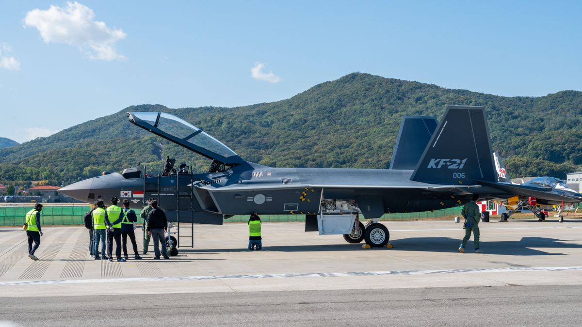 Dél-Korea a világ legnagyobb hadiipari exportőre lett, most saját vadászgéppel lép a világpiacra – az amerikai F-35 riválisa lehet a KF-21 Boramae 