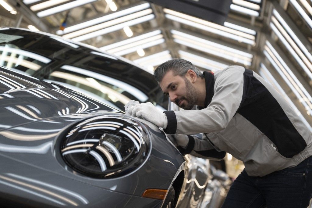 Car manufacturer Porsche A közel-keleti konfliktus súlyosan megrázta a német gazdasági várakozásokat – a ZEW-index 58,8 ponttal zuhant márciusban