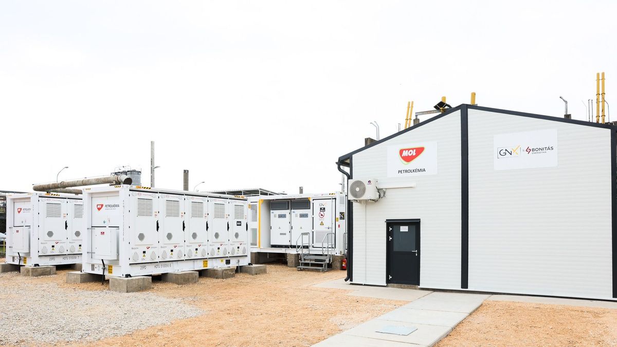 A Mol hatalmas energiatárolót épített, fél országban nincs párja és az egész hálózatot egyensúlyozza ki