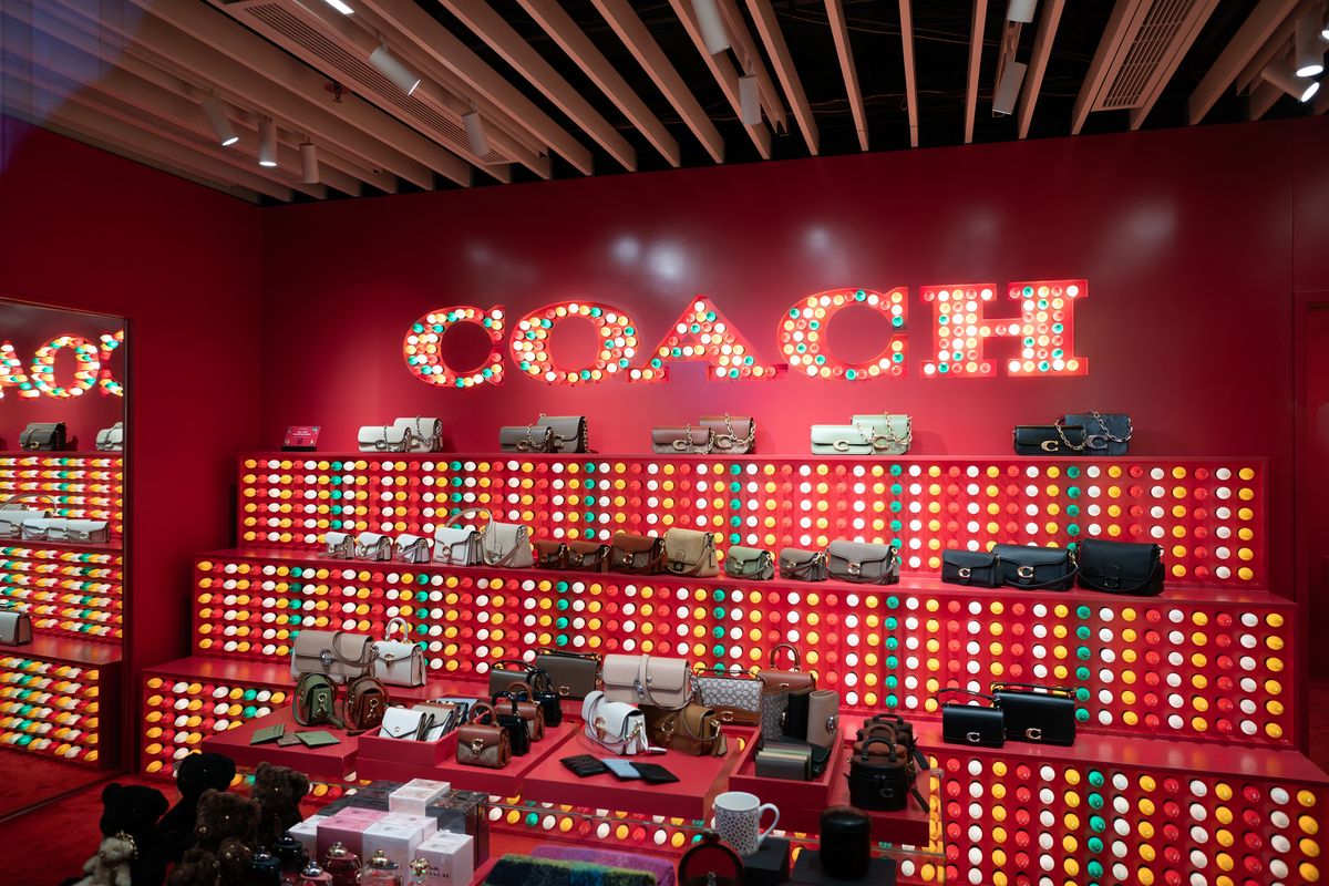 Hong,Kong,,China,-,December,06,,2023:,Coach,Products,On
Z generáció