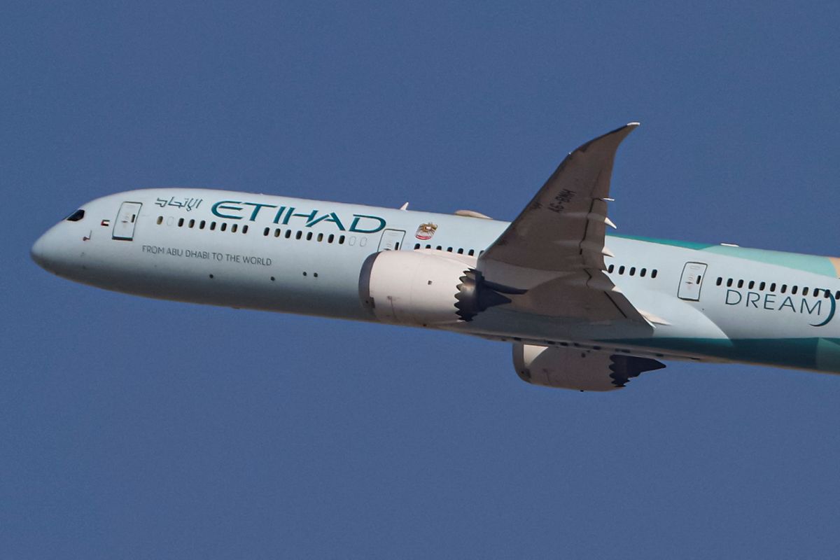 Iráni konfliktus: több ezer magyar várakozik Dubajban és az Emírségekben – vannak cégek, akik már mentik az utasszállítóikat