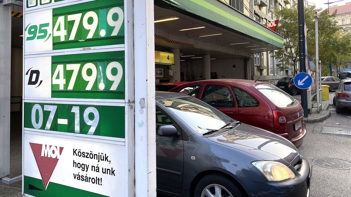 Ismét arról suttognak az elemzők, hogy visszahozhatja a benzinárstopot a kormány, ha elszabadul a pokol az üzemanyagpiacon 