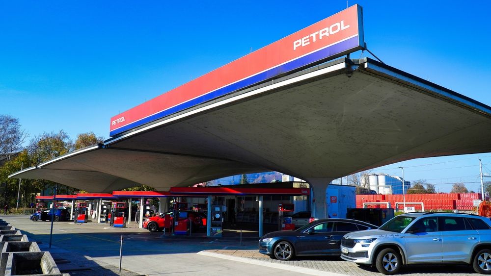 Szlovénia szlovén
üzemanyag korlátozás, tankolás
