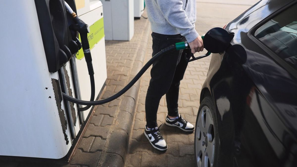 tankolás, benzin, benzinkút, üzemanyag
árstop, árrésstop