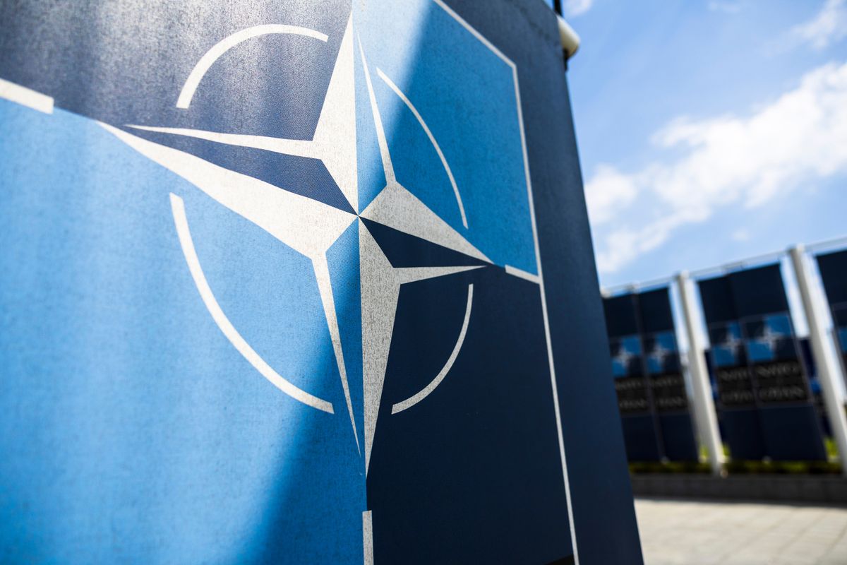 Brussels,Belgium,2025-07-11,Nato,Flags,Displayed,In,Front,Of,The Marco Rubio: Az Egyesült Államok felülvizsgálhatja a NATO-t az amerikai-izraeli-iráni háború befejezése után