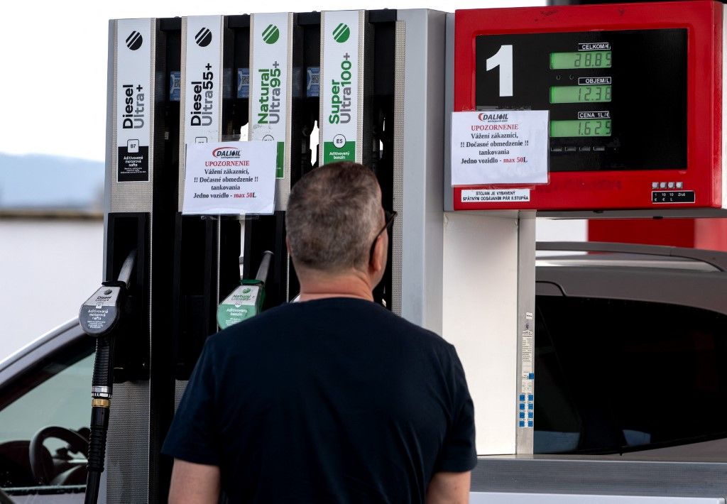SLOVAKIA-FUEL-LIMITS Szlovákia egyes benzinkútjain elfogyott az üzemanyag a benzinturizmus miatt: Robert Fico akár korlátozhatja is a tankolást a külföldieknek
