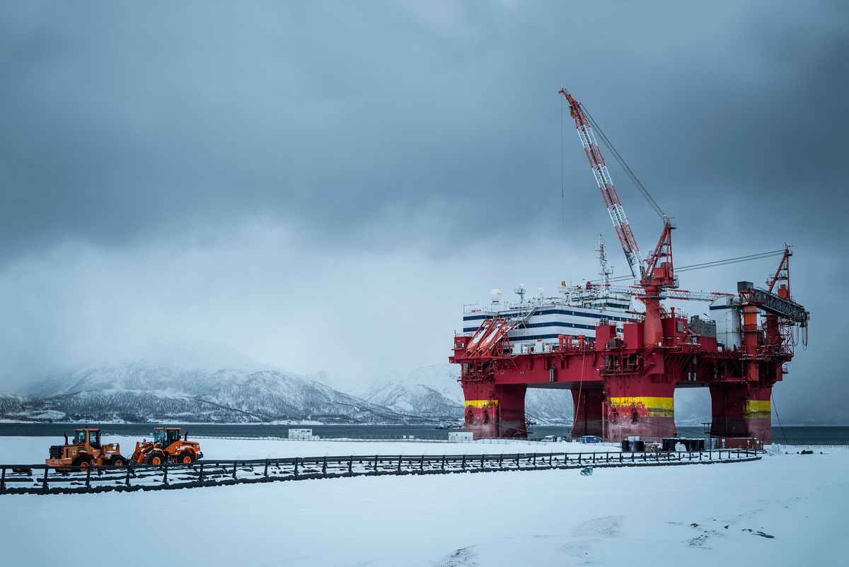 An,Oil,Platform,In,Winter,In,Norway Hogyan profitált Norvégia az orosz energiahordozók kieséséből? Rekordtöbblet az olaj- és gázexportból