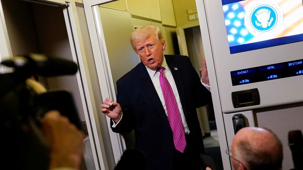 Valami történt: egyszerre húsz olajhajó úszik át a Hormuzi-szoroson, megindultak Amerika felé – Irán mindent bevet, hogy megfékezze Trumpot 