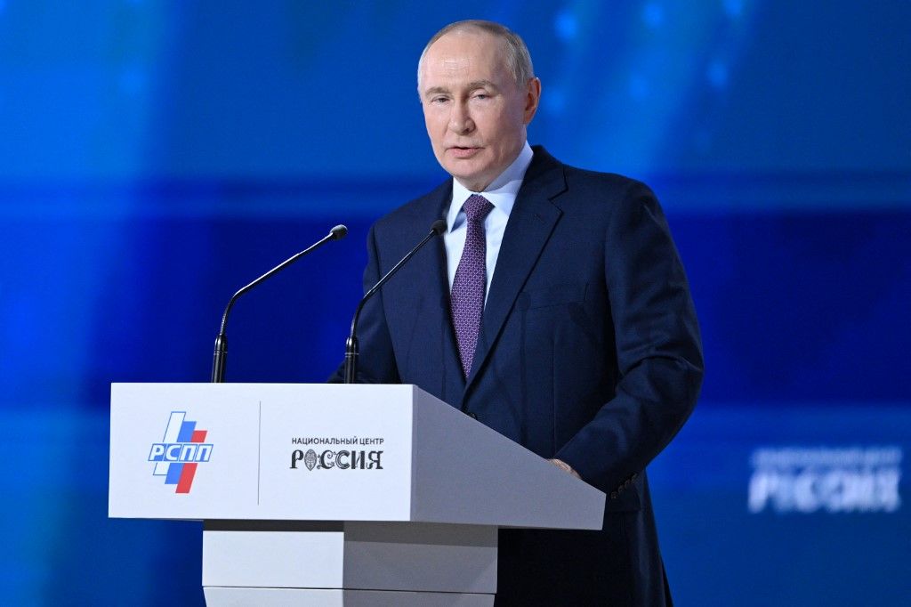 Vlagyimir Putyin: az olajpiacok visszabillenhetnek, ezért konzervatívan kell bánni a kiadásokkal