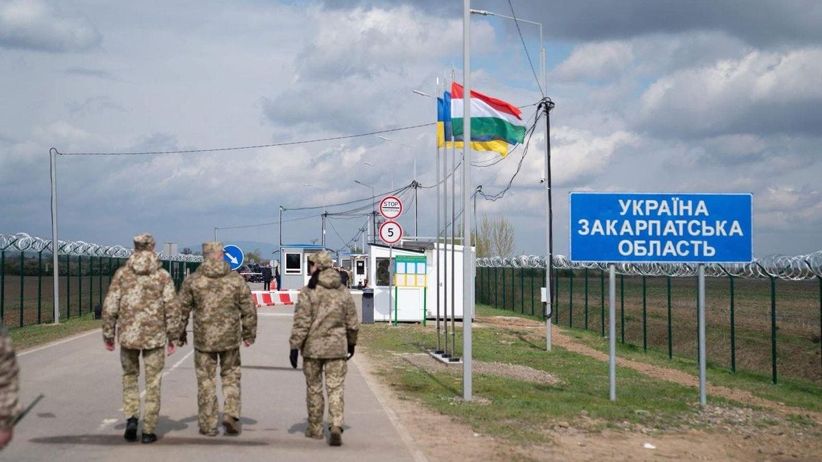 Szijjártó Péter szerint Andrij Szibiha ukrán külügyminiszter szégyentelen álhírhadjáratba kezdett,  határ ukrán magyar járőr határőr facebook Ukrajna