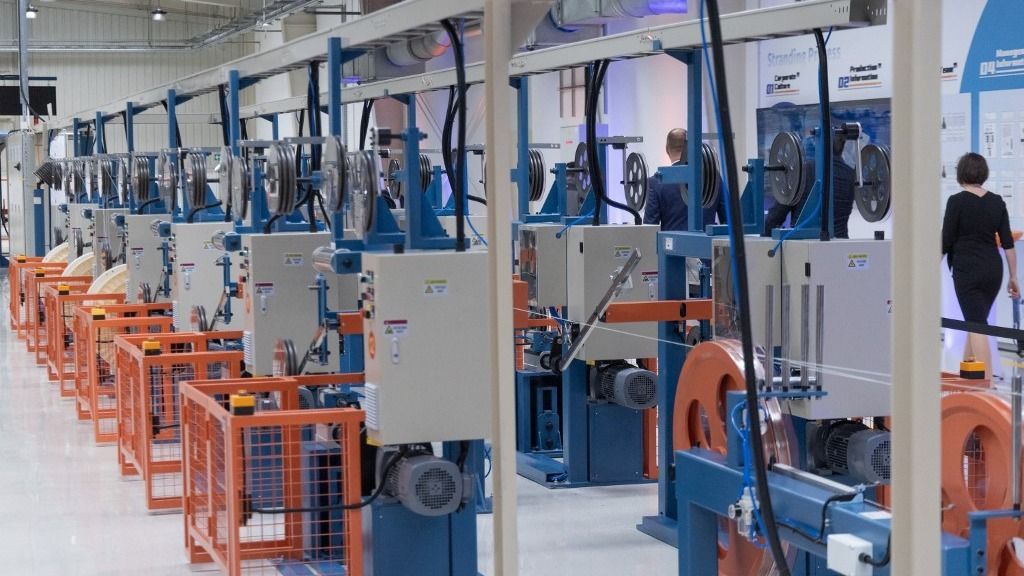 Kína,HUNGARY-KISBER-CHINA-OPTICAL CABLE BASE-OPENING