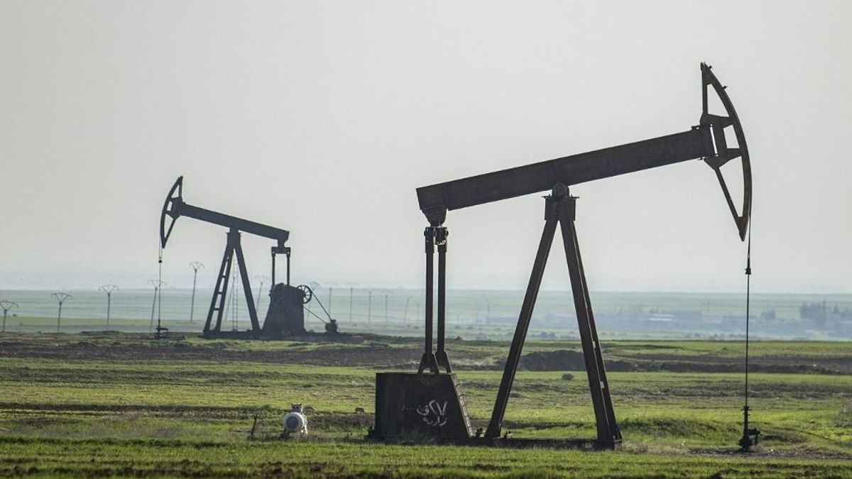 Már csak ez hiányzott, itt a fekete péntek: pillanatok alatt bedőlt az olajtőzsde, egyetlen mondat lökte kritikus magasságba az árakat