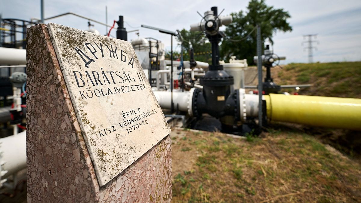 Ukrán olajblokád: Brüsszel látszólag felébredt 50 nap után, de ez csak színjáték – „Kijev mindent leegyeztet Brüsszellel és Berlinnel”