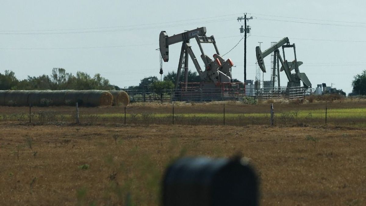 Hiába ígérte Trump fúrás fellendítését, az amerikai olajtermelés nem nő akkorát, hogy lenyomja az árakat 