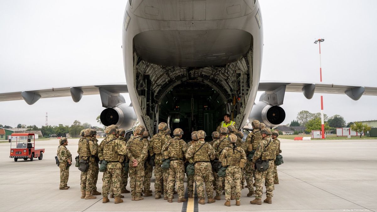 Senki se figyelt rá: rejtélyes katonai repülőgépek jelentek meg a térképen, fegyvereket vihetnek az iráni háborúból Ukrajnába – Putyin egyre idegesebb 