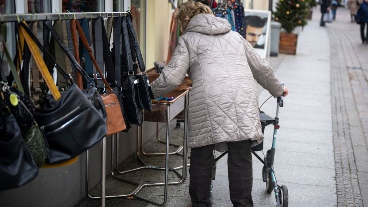 Hatalmas botrány a román parlamentben: összevesztek a politikusok a nyugdíjasok támogatásán – hiába a szomszédság, Magyarországnak ez nagyon távoli problémának tűnhet 