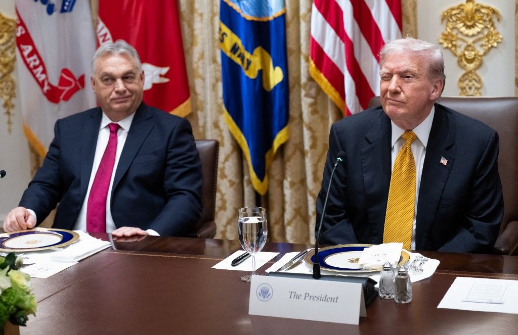 Orbán Viktor magyar miniszterelnök (b) és Donald Trump amerikai elnök (j)