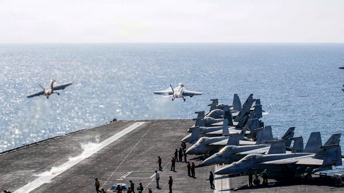 Washington feltekeri a hőmérsékletet: Irán partjaihoz vezényelték a haditengerészetet, már nem félnek a válaszcsapásoktól 