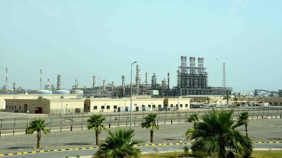 Egy speciális vegyszerrel növelik a kapacitást, hogy kikerülhessék Hormuzt: már az Adria-vezetéknél is felmerült az adalék – 30 százalékkal több olaj is átjuthat a csöveken, ez dönthet el mindent 