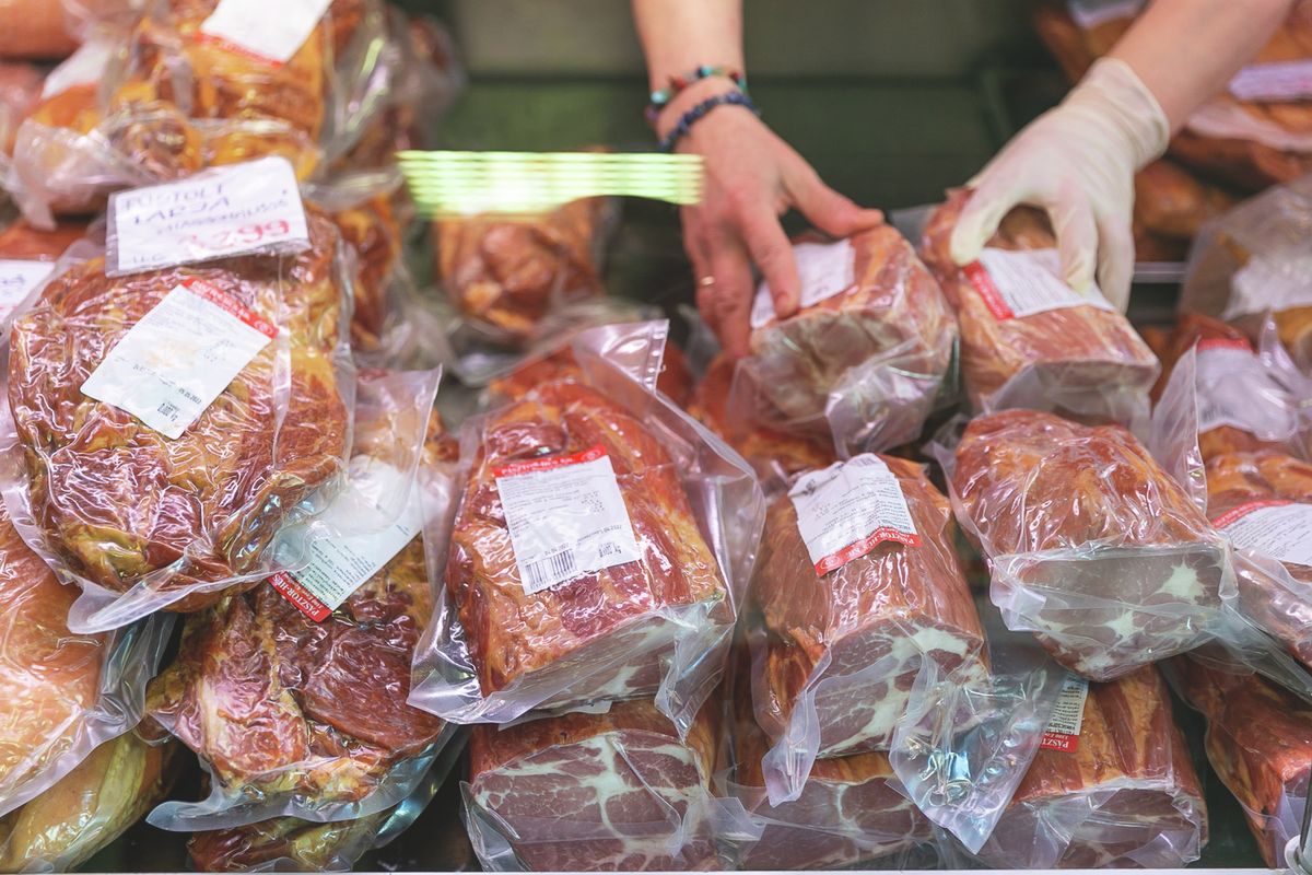 Kiderült, hogy milyen hatással lesz a újra terjedő afrikai sertéspestis a magyarországi sonka árakra. / Fotó: Huszár Márk