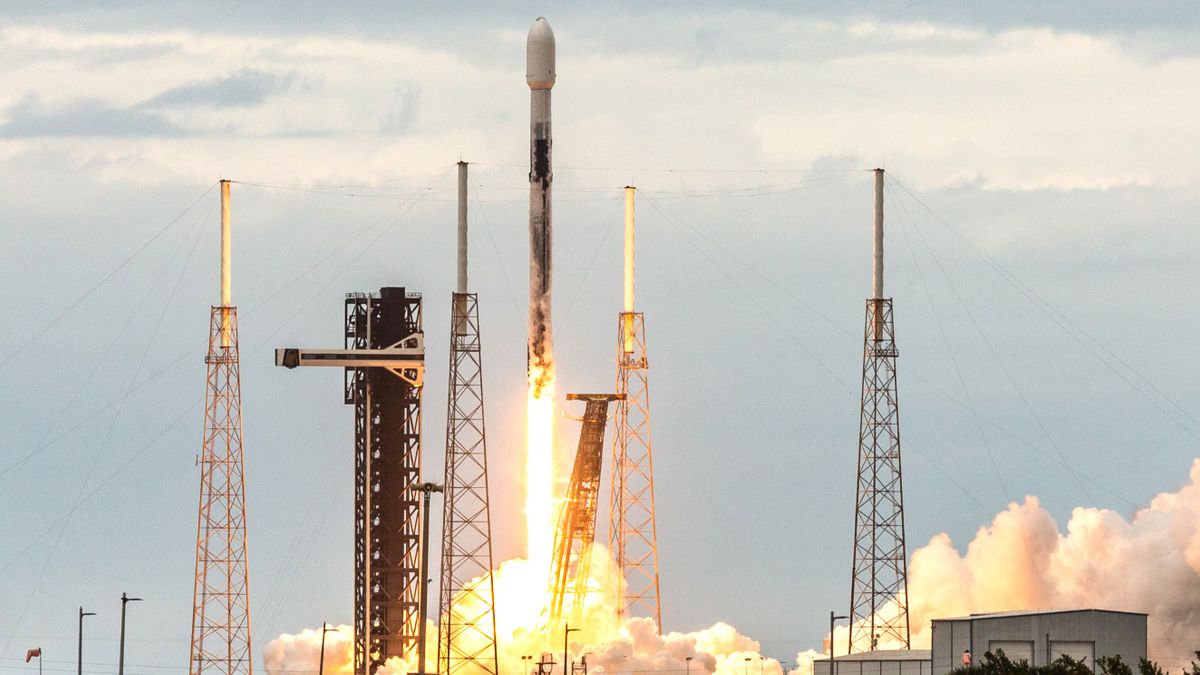 Rakétasebességgel törne fel a SpaceX: minden idők legnagyobb tőzsdei bevezetésére készül 