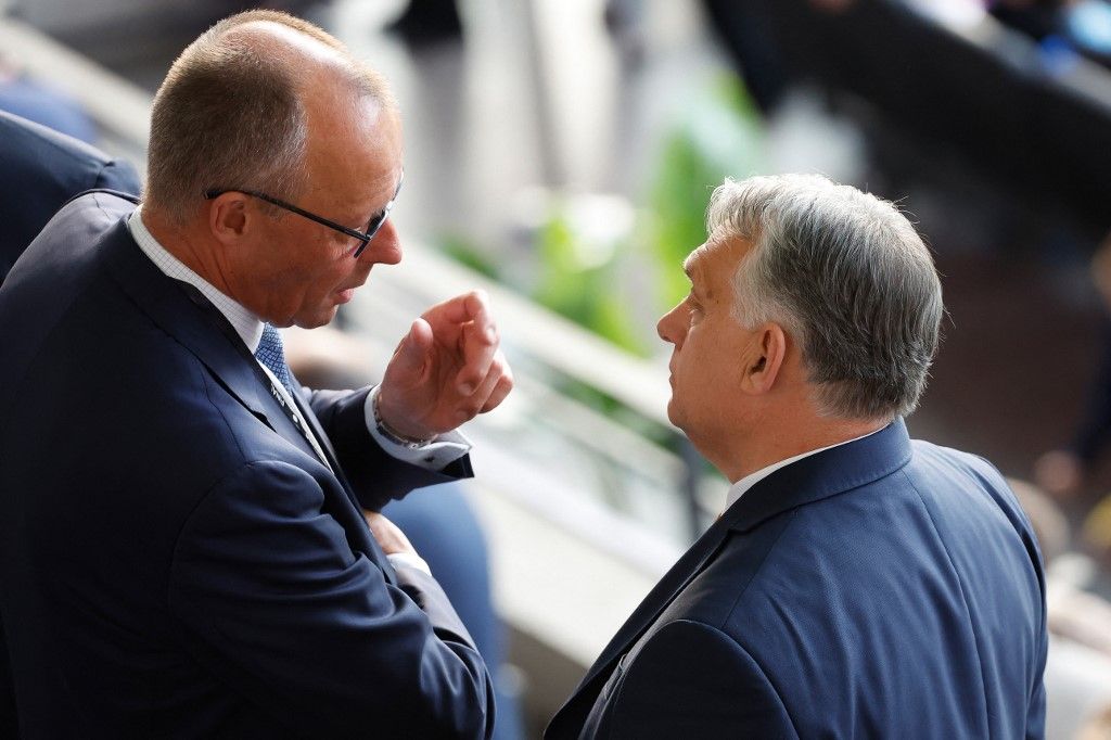 Friedrich Merz német kancellár (b) és Orbán Viktor magyar miniszterelnök (j)
Európai Unió, EU, EU-csúcs