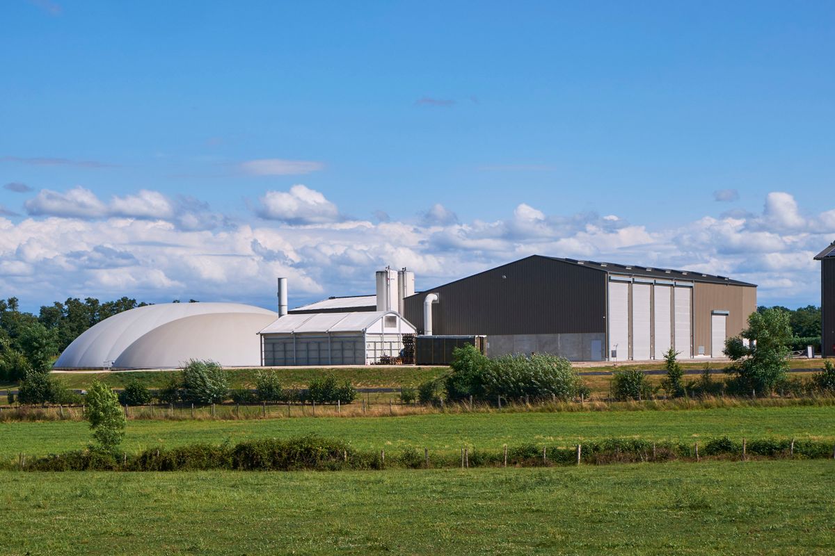 Ez az új energiaforrás akár egy komplett falu ellát hőenergiával gáz és áram helyett France saone et loire devrouze agricultural methanization production biogas agricultural waste residues biogáz