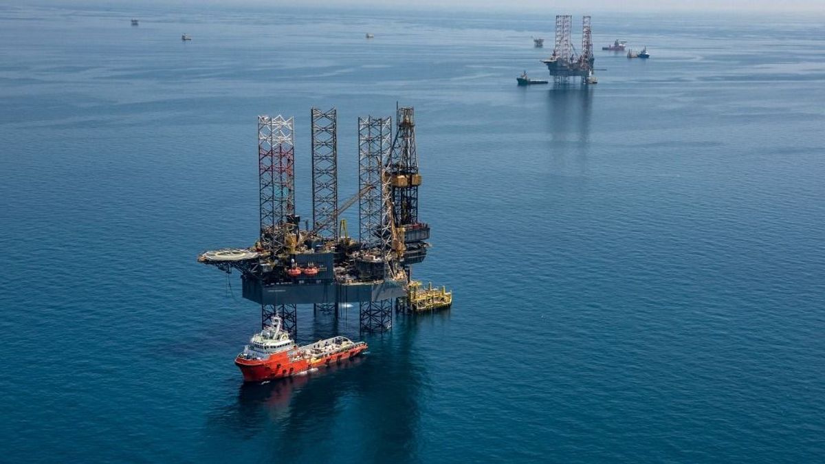 Hiába minden próbálkozás, Hormuz megkerülése sem volt segítség – a világ legnagyobb olajcége is bedobta a törülközőt 